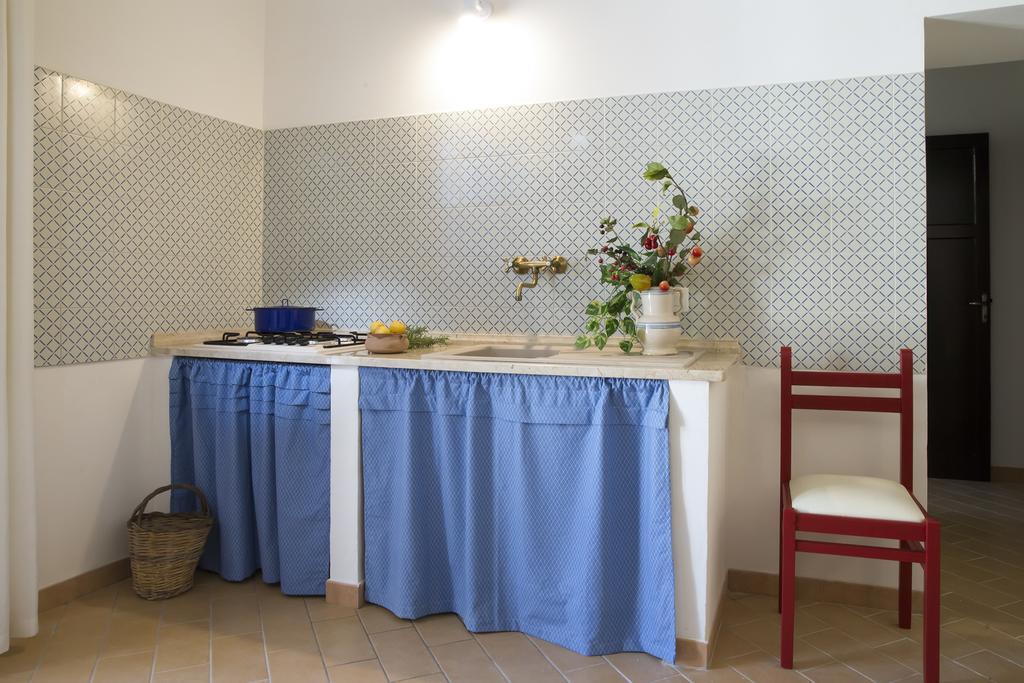 Le Case Dello Zingaro Contrada Sauci Grande Room photo