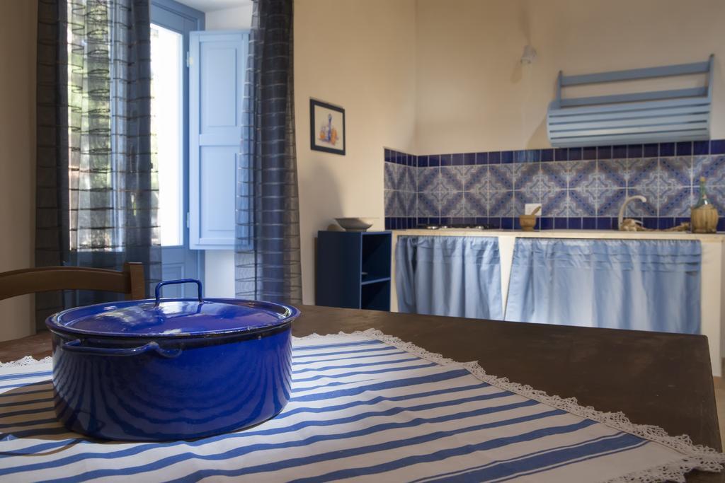 Le Case Dello Zingaro Contrada Sauci Grande Room photo